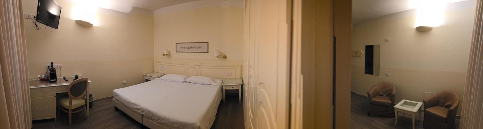 Deluxe Double Room,832433627:JPEG